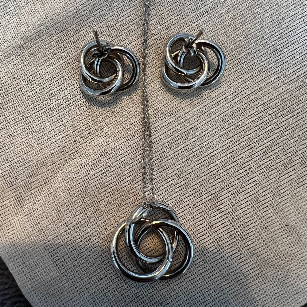 Interlocking Circle Necklace and Earrings